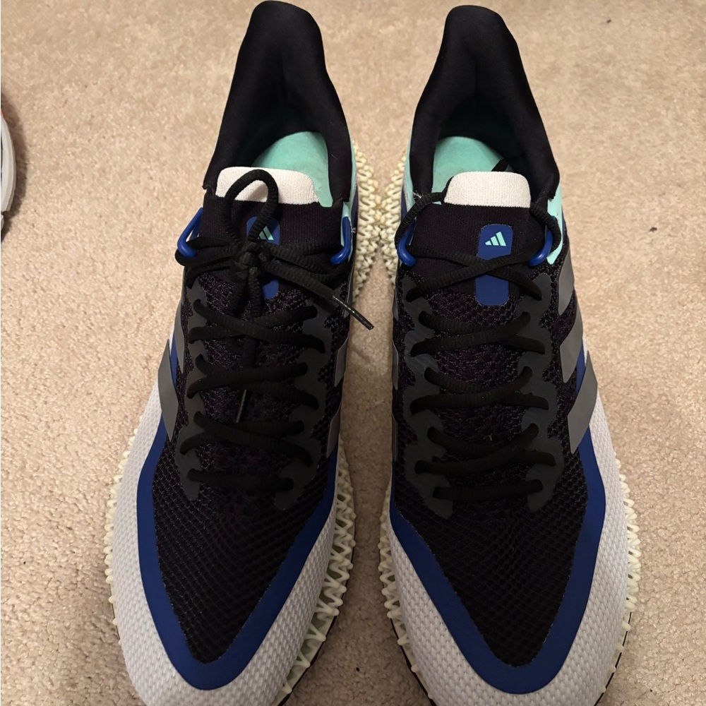 adidas 4DFWD 2
Black Lucid Blue